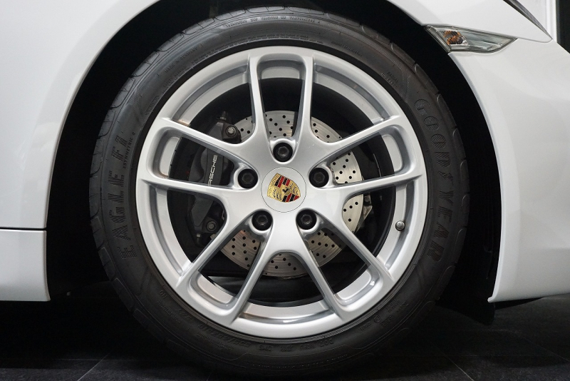 ポルシェ ケイマン Cayman（Type.981）2.7 6MT 2016yNA最終モデル スポーツクロノ スポーツエグゾースト スポーツステア PASM PDLS PTV 中古車 中古車