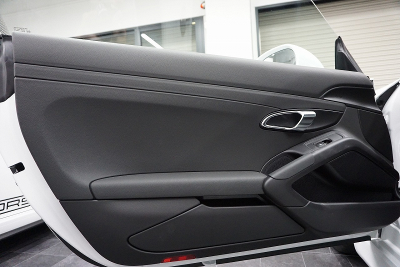 ポルシェ ケイマン Cayman（Type.981）2.7 6MT 2016yNA最終モデル スポーツクロノ スポーツエグゾースト スポーツステア PASM PDLS PTV 中古車 中古車