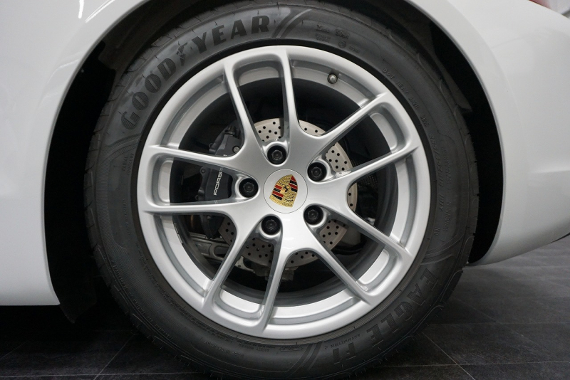 ポルシェ ケイマン Cayman（Type.981）2.7 6MT 2016yNA最終モデル スポーツクロノ スポーツエグゾースト スポーツステア PASM PDLS PTV 中古車 中古車