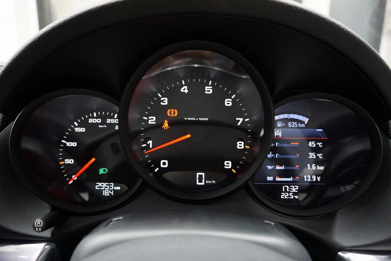 ポルシェ ケイマン Cayman（Type.981）2.7 6MT 2016yNA最終モデル スポーツクロノ スポーツエグゾースト スポーツステア PASM PDLS PTV 中古車 中古車