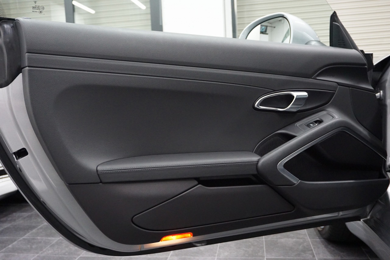 ポルシェ 911(Type991.2) 911Carrera 7MT スポーツクロノパッケージ RSスパイダー20ホイール  エントリー＆ドライブ GTシルバーメタリック 中古車 中古車