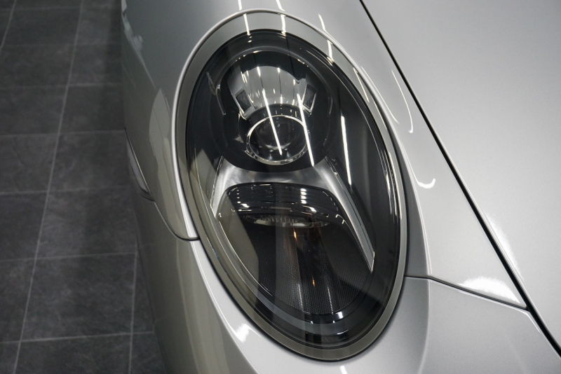 ポルシェ 911(Type991.2) 911Carrera 7MT スポーツクロノパッケージ RSスパイダー20ホイール  エントリー＆ドライブ GTシルバーメタリック 中古車 中古車