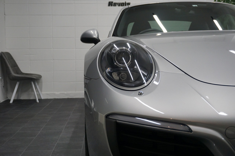 ポルシェ 911(Type991.2) 911Carrera 7MT スポーツクロノパッケージ RSスパイダー20ホイール  エントリー＆ドライブ GTシルバーメタリック 中古車 中古車