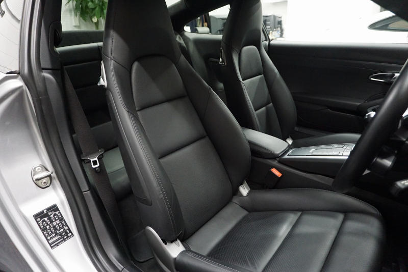 ポルシェ 911(Type991.2) 911Carrera 7MT スポーツクロノパッケージ RSスパイダー20ホイール  エントリー＆ドライブ GTシルバーメタリック 中古車 中古車