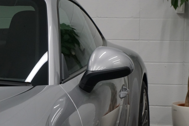 ポルシェ 911(Type991.2) 911Carrera 7MT スポーツクロノパッケージ RSスパイダー20ホイール  エントリー＆ドライブ GTシルバーメタリック 中古車 中古車