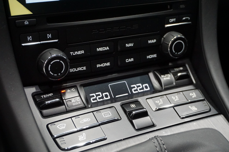 ポルシェ 911(Type991.2) 911GT3 （991.2）Touring Package スポーツクロノ Fリフト  オールレザーINT マイアミブルー OP3,666,000 中古車 中古車