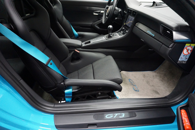 ポルシェ 911(Type991.2) 911GT3 （991.2）Touring Package スポーツクロノ Fリフト  オールレザーINT マイアミブルー OP3,666,000 中古車 中古車