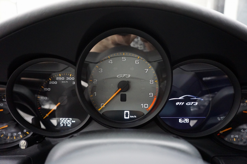 ポルシェ 911(Type991.2) 911GT3 （991.2）Touring Package スポーツクロノ Fリフト  オールレザーINT マイアミブルー OP3,666,000 中古車 中古車