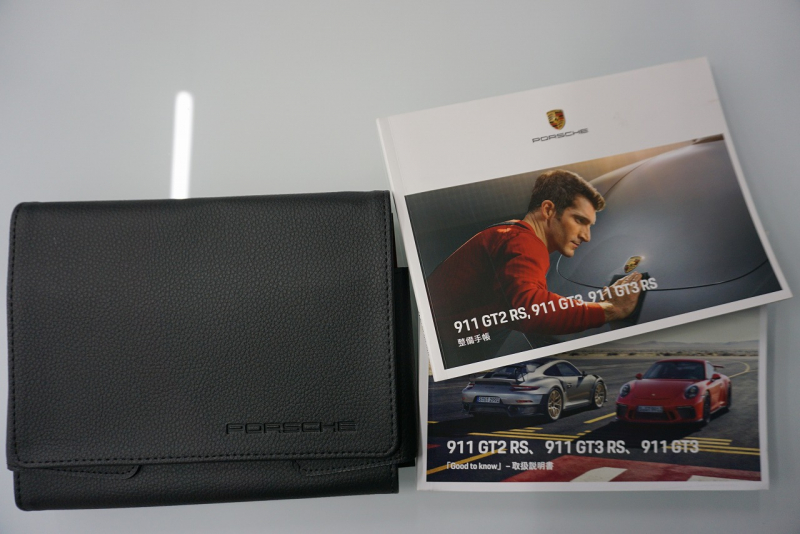 ポルシェ 911(Type991.2) 911GT3 （991.2）Touring Package スポーツクロノ Fリフト  オールレザーINT マイアミブルー OP3,666,000 中古車 中古車