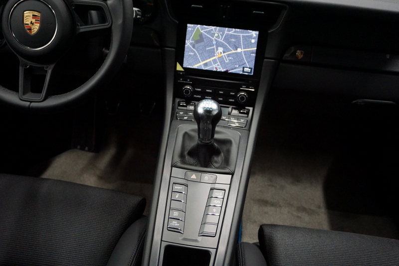 ポルシェ 911(Type991.2) 911GT3 （991.2）Touring Package スポーツクロノ Fリフト  オールレザーINT マイアミブルー OP3,666,000 中古車 中古車