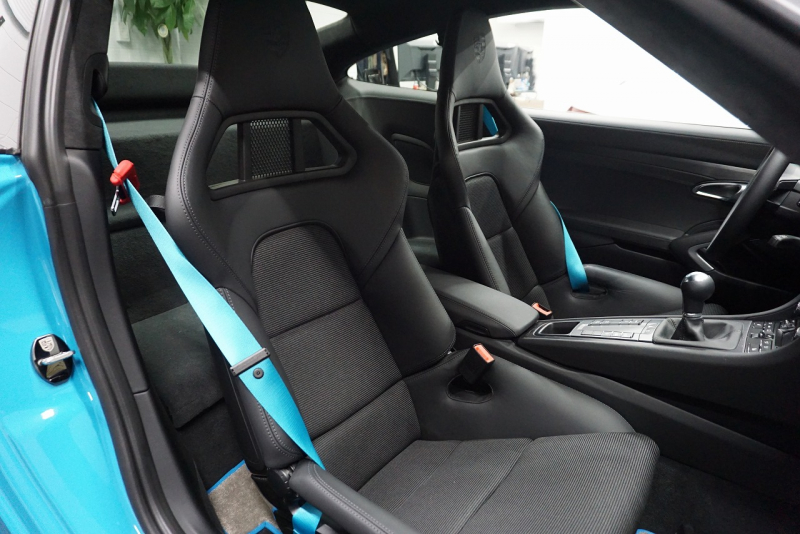 ポルシェ 911(Type991.2) 911GT3 （991.2）Touring Package スポーツクロノ Fリフト  オールレザーINT マイアミブルー OP3,666,000 中古車 中古車