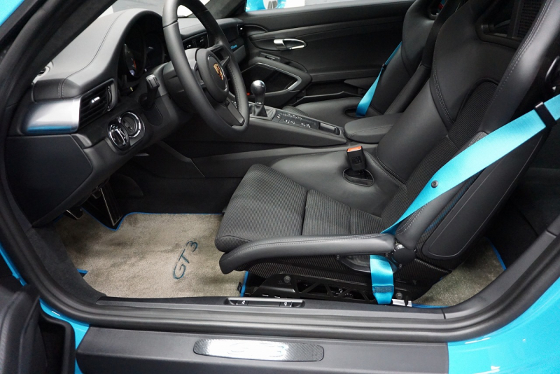 ポルシェ 911(Type991.2) 911GT3 （991.2）Touring Package スポーツクロノ Fリフト  オールレザーINT マイアミブルー OP3,666,000 中古車 中古車