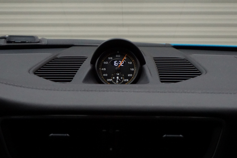 ポルシェ 911(Type991.2) 911GT3 （991.2）Touring Package スポーツクロノ Fリフト  オールレザーINT マイアミブルー OP3,666,000 中古車 中古車