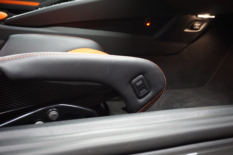 ポルシェ 911(Type991.1) GT3RS LEDヘッドライト PCCB フロントリフト スポーツクロノ ラバオレンジ OP416.6  中古車