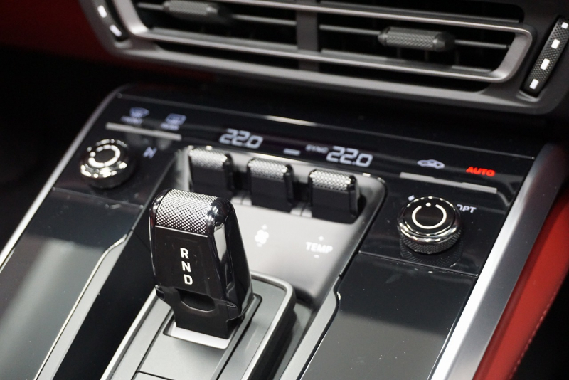 ポルシェ 911(Type992) 911（Type992）Turbo S Cabriolet　 PCCB TurboS Exclusiveホイール Fリフト クレヨン  OP3,383,900  中古車