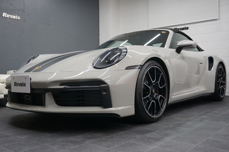 ポルシェ 911(Type992) 911（Type992）Turbo S Cabriolet　 PCCB TurboS Exclusiveホイール Fリフト クレヨン  OP3,383,900  中古車