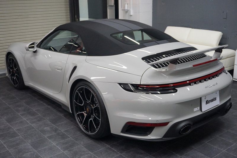 ポルシェ 911(Type992) 911（Type992）Turbo S Cabriolet　 PCCB TurboS Exclusiveホイール Fリフト クレヨン  OP3,383,900  中古車