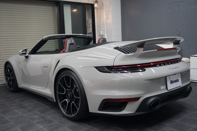 ポルシェ 911(Type992) 911（Type992）Turbo S Cabriolet　 PCCB TurboS Exclusiveホイール Fリフト クレヨン  OP3,383,900  中古車
