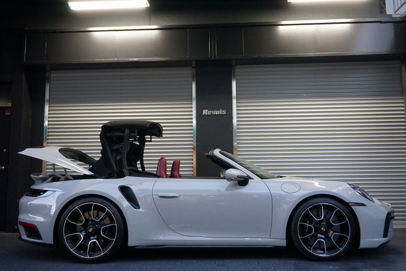 ポルシェ 911(Type992) 911（Type992）Turbo S Cabriolet　 PCCB TurboS Exclusiveホイール Fリフト クレヨン  OP3,383,900  中古車