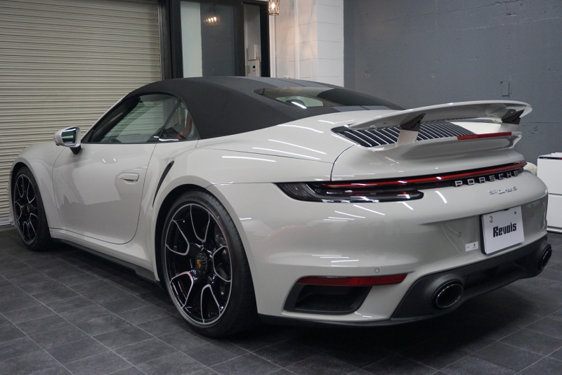 ポルシェ 911(Type992) 911（Type992）Turbo S Cabriolet　 PCCB TurboS Exclusiveホイール Fリフト クレヨン  OP3,383,900  中古車