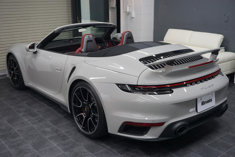 ポルシェ 911(Type992) 911（Type992）Turbo S Cabriolet　 PCCB TurboS Exclusiveホイール Fリフト クレヨン  OP3,383,900  中古車