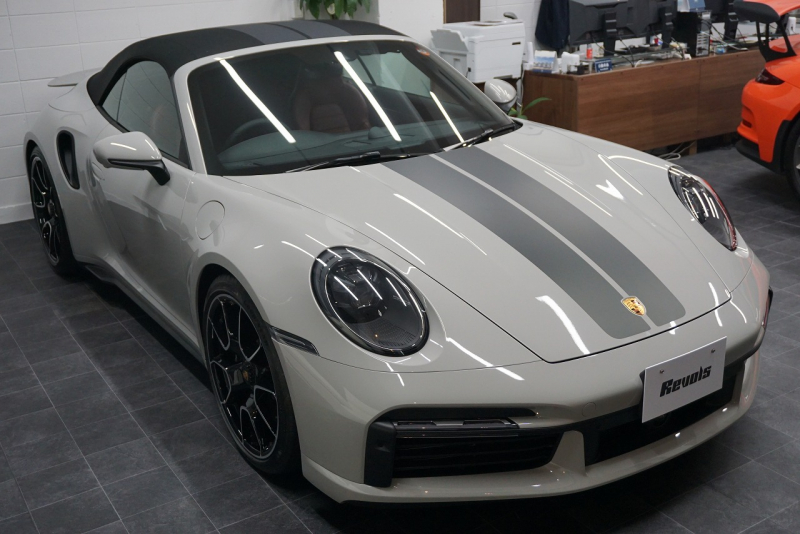 ポルシェ 911(Type992) 911（Type992）Turbo S Cabriolet　 PCCB TurboS Exclusiveホイール Fリフト クレヨン  OP3,383,900  中古車