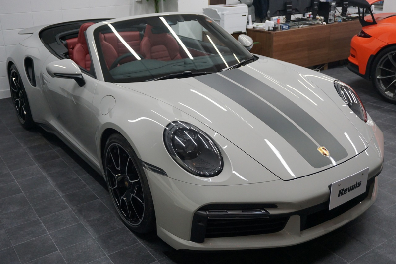 ポルシェ 911(Type992) 911（Type992）Turbo S Cabriolet　 PCCB TurboS Exclusiveホイール Fリフト クレヨン  OP3,383,900  中古車