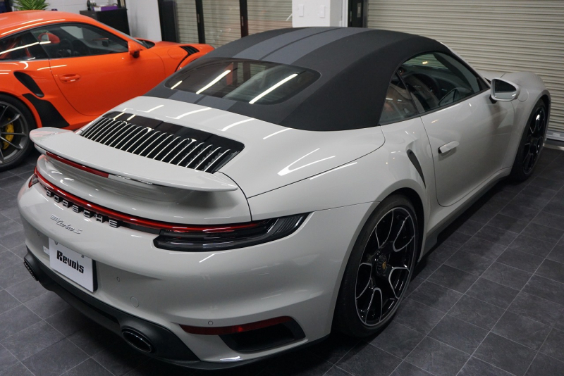 ポルシェ 911(Type992) 911（Type992）Turbo S Cabriolet　 PCCB TurboS Exclusiveホイール Fリフト クレヨン  OP3,383,900  中古車