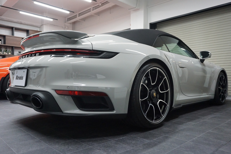 ポルシェ 911(Type992) 911（Type992）Turbo S Cabriolet　 PCCB TurboS Exclusiveホイール Fリフト クレヨン  OP3,383,900  中古車