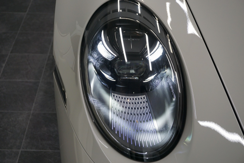 ポルシェ 911(Type992) 911（Type992）Turbo S Cabriolet　 PCCB TurboS Exclusiveホイール Fリフト クレヨン  OP3,383,900  中古車