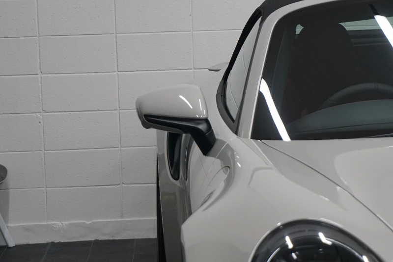 ポルシェ 911(Type992) 911（Type992）Turbo S Cabriolet　 PCCB TurboS Exclusiveホイール Fリフト クレヨン  OP3,383,900  中古車