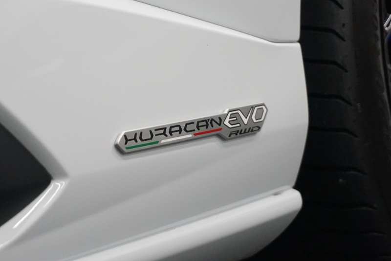 ランボルギーニ ウラカン Huracan EVO RWD　Narvi 20 intホイール  OP5,436,333 中古車 中古車