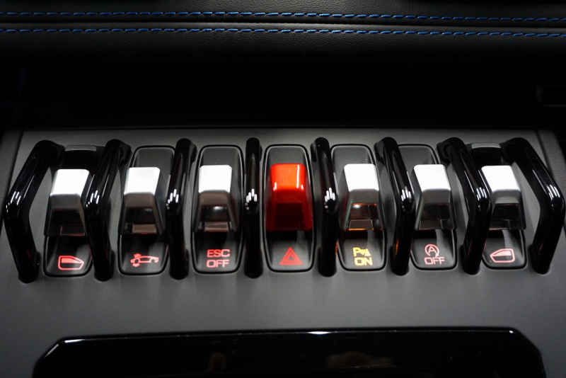 ランボルギーニ ウラカン Huracan EVO RWD　Narvi 20 intホイール  OP5,436,333 中古車 中古車