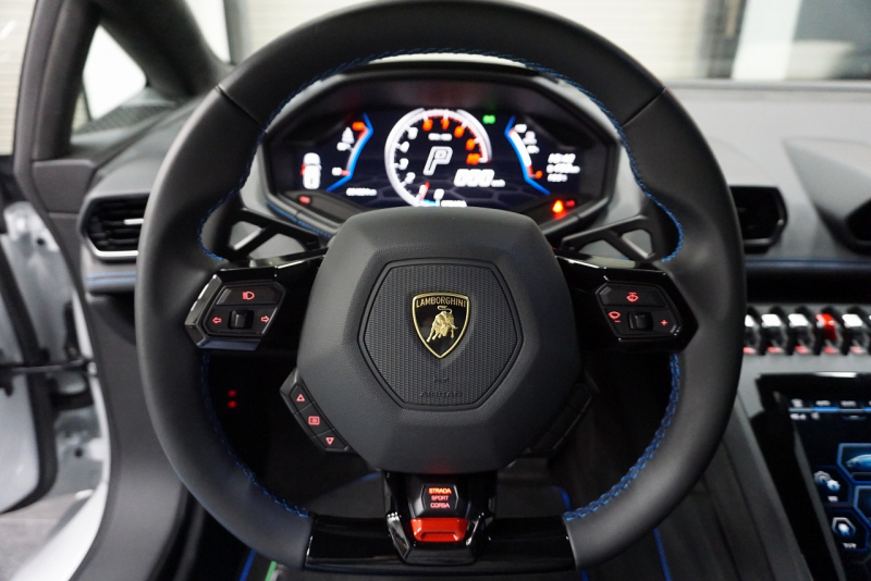 ランボルギーニ ウラカン Huracan EVO RWD　Narvi 20 intホイール  OP5,436,333 中古車 中古車