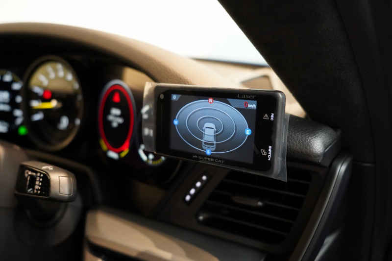 ポルシェ 911(Type992) GT3 6MT フロントリフト スポーツクロノ LEDヘッド シャークブルー  中古車