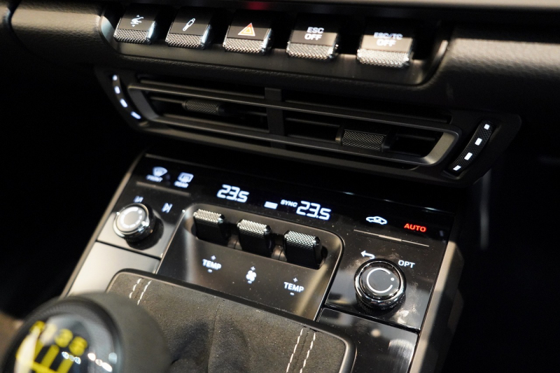 ポルシェ 911(Type992) GT3 6MT フロントリフト スポーツクロノ LEDヘッド シャークブルー  中古車