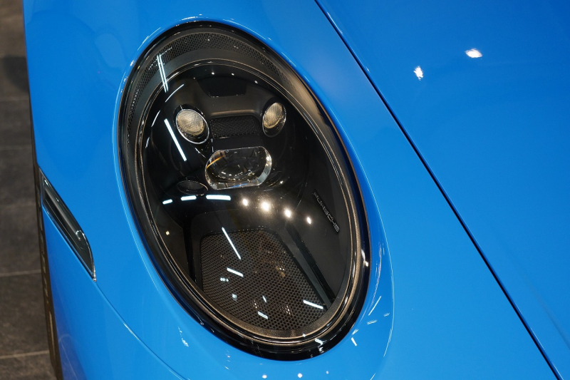 ポルシェ 911(Type992) GT3 6MT フロントリフト スポーツクロノ LEDヘッド シャークブルー  中古車