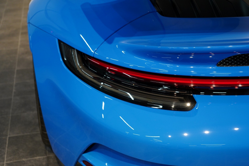 ポルシェ 911(Type992) GT3 6MT フロントリフト スポーツクロノ LEDヘッド シャークブルー  中古車