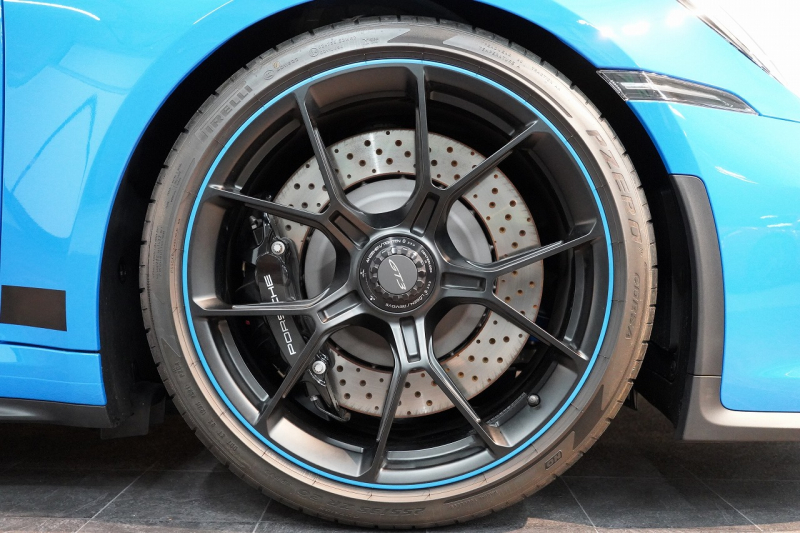 ポルシェ 911(Type992) GT3 6MT フロントリフト スポーツクロノ LEDヘッド シャークブルー  中古車