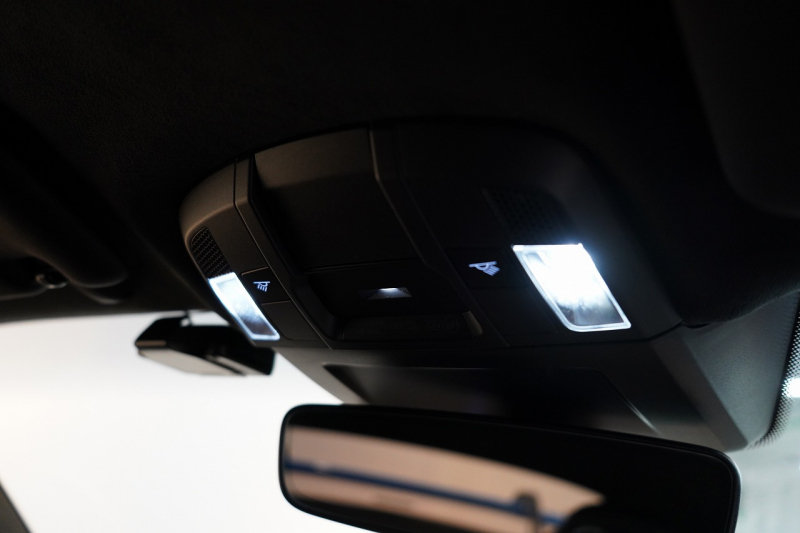 ポルシェ 911(Type992) GT3 6MT フロントリフト スポーツクロノ LEDヘッド シャークブルー  中古車