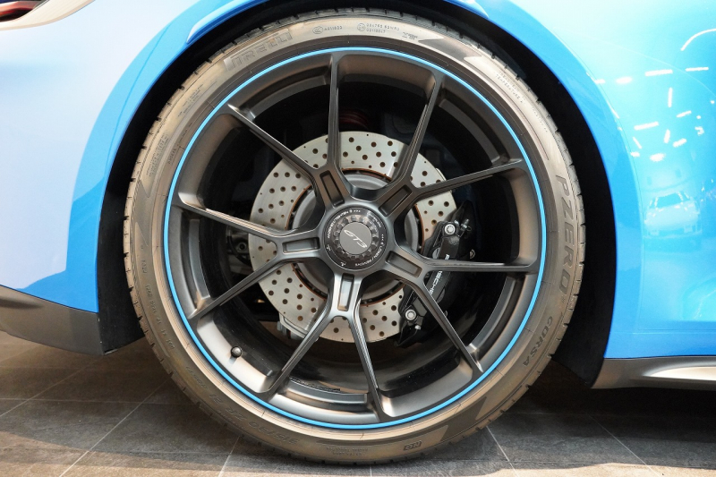 ポルシェ 911(Type992) GT3 6MT フロントリフト スポーツクロノ LEDヘッド シャークブルー  中古車