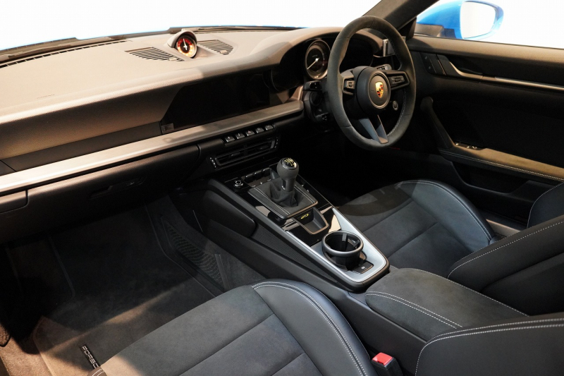 ポルシェ 911(Type992) GT3 6MT フロントリフト スポーツクロノ LEDヘッド シャークブルー  中古車