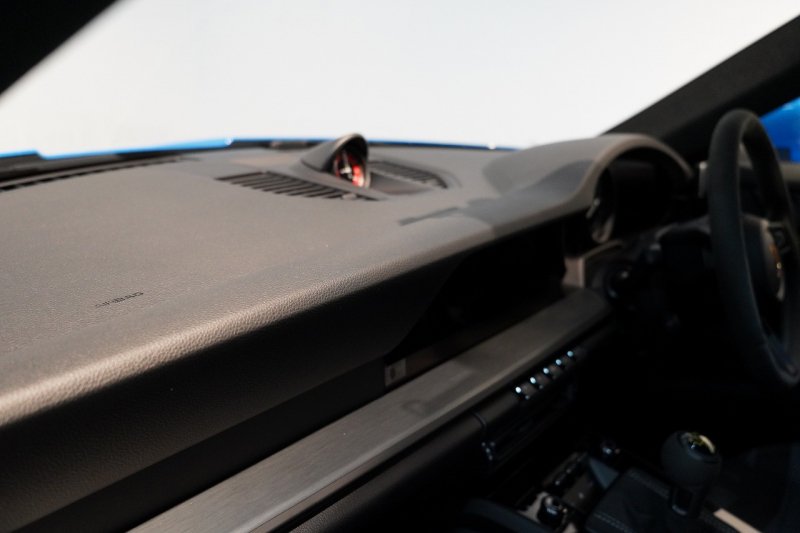 ポルシェ 911(Type992) GT3 6MT フロントリフト スポーツクロノ LEDヘッド シャークブルー  中古車