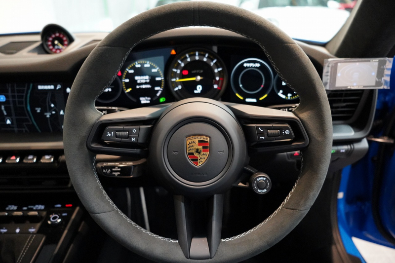 ポルシェ 911(Type992) GT3 6MT フロントリフト スポーツクロノ LEDヘッド シャークブルー  中古車