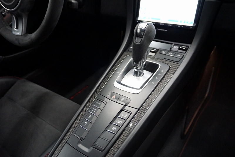 ポルシェ 911(Type991.1) 911Carrera GTS GTSカーマインレッドインテリア＆カーボンインテリア フロント＆Bカメ 中古車 中古車