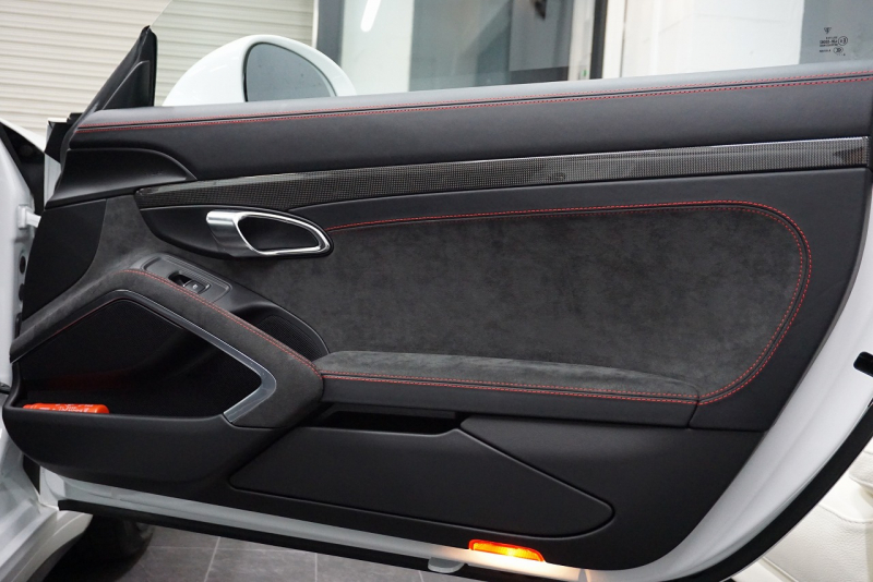 ポルシェ 911(Type991.1) 911Carrera GTS GTSカーマインレッドインテリア＆カーボンインテリア フロント＆Bカメ 中古車 中古車