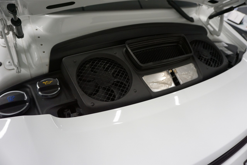 ポルシェ 911(Type991.1) 911Carrera GTS GTSカーマインレッドインテリア＆カーボンインテリア フロント＆Bカメ 中古車 中古車