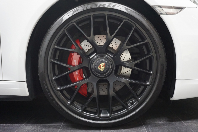ポルシェ 911(Type991.1) 911Carrera GTS GTSカーマインレッドインテリア＆カーボンインテリア フロント＆Bカメ 中古車 中古車