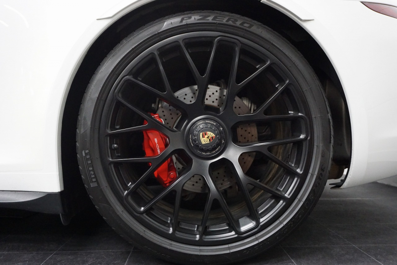 ポルシェ 911(Type991.1) 911Carrera GTS GTSカーマインレッドインテリア＆カーボンインテリア フロント＆Bカメ 中古車 中古車