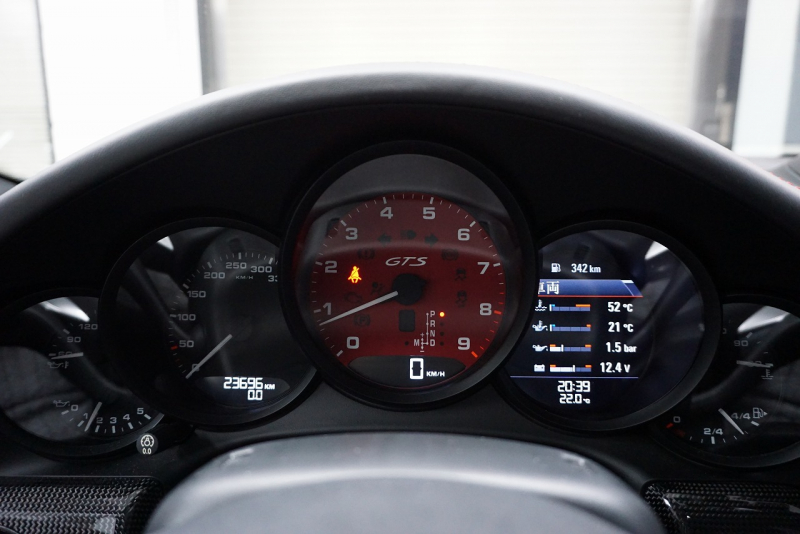 ポルシェ 911(Type991.1) 911Carrera GTS GTSカーマインレッドインテリア＆カーボンインテリア フロント＆Bカメ 中古車 中古車